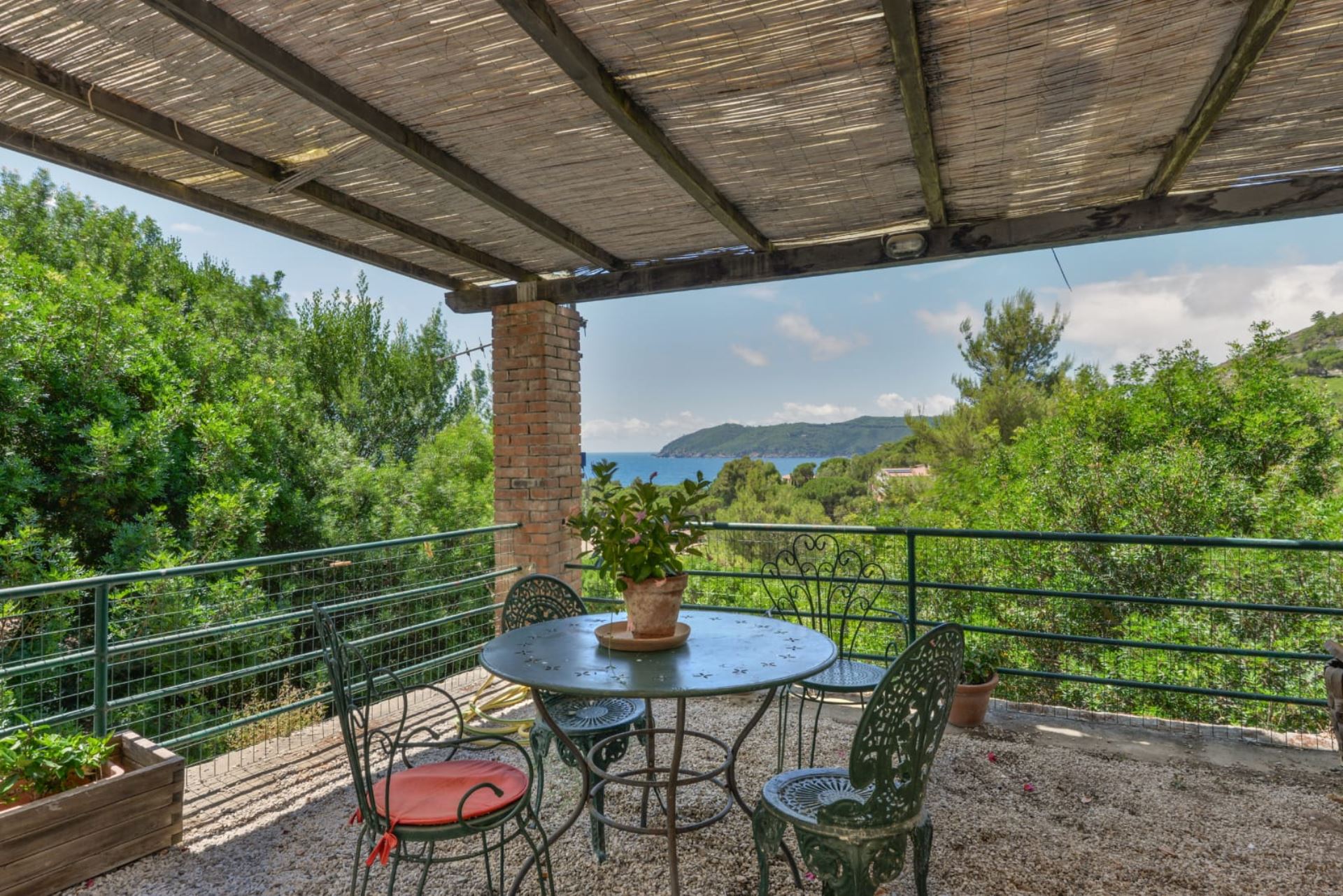 Patio vista mare di Art Studio a Norsi